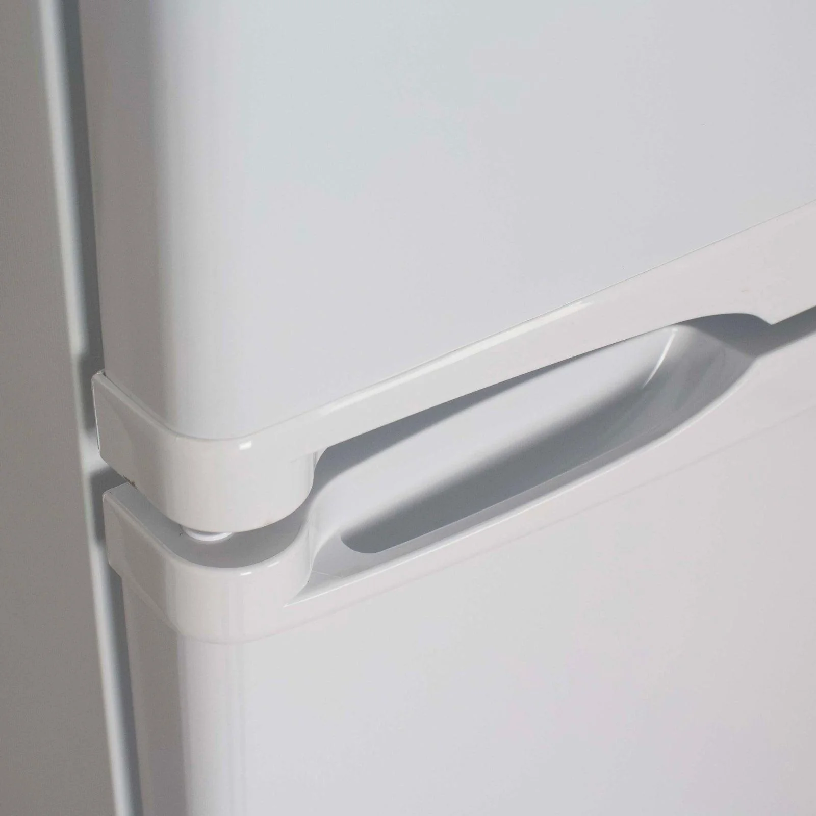Avanti RA730B0W 7.3 Cu. Ft. Apartment Size Refrigerator - Image 13