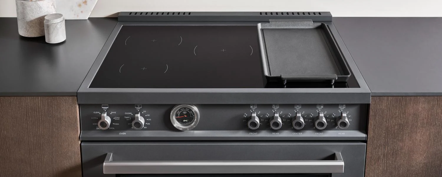 Bertazzoni PRO365ICFEPNET 36 Inch Induction Range, 5 Heating Zones And Cast Iron Griddle, Electric Self-Clean Oven Nero - Image 3