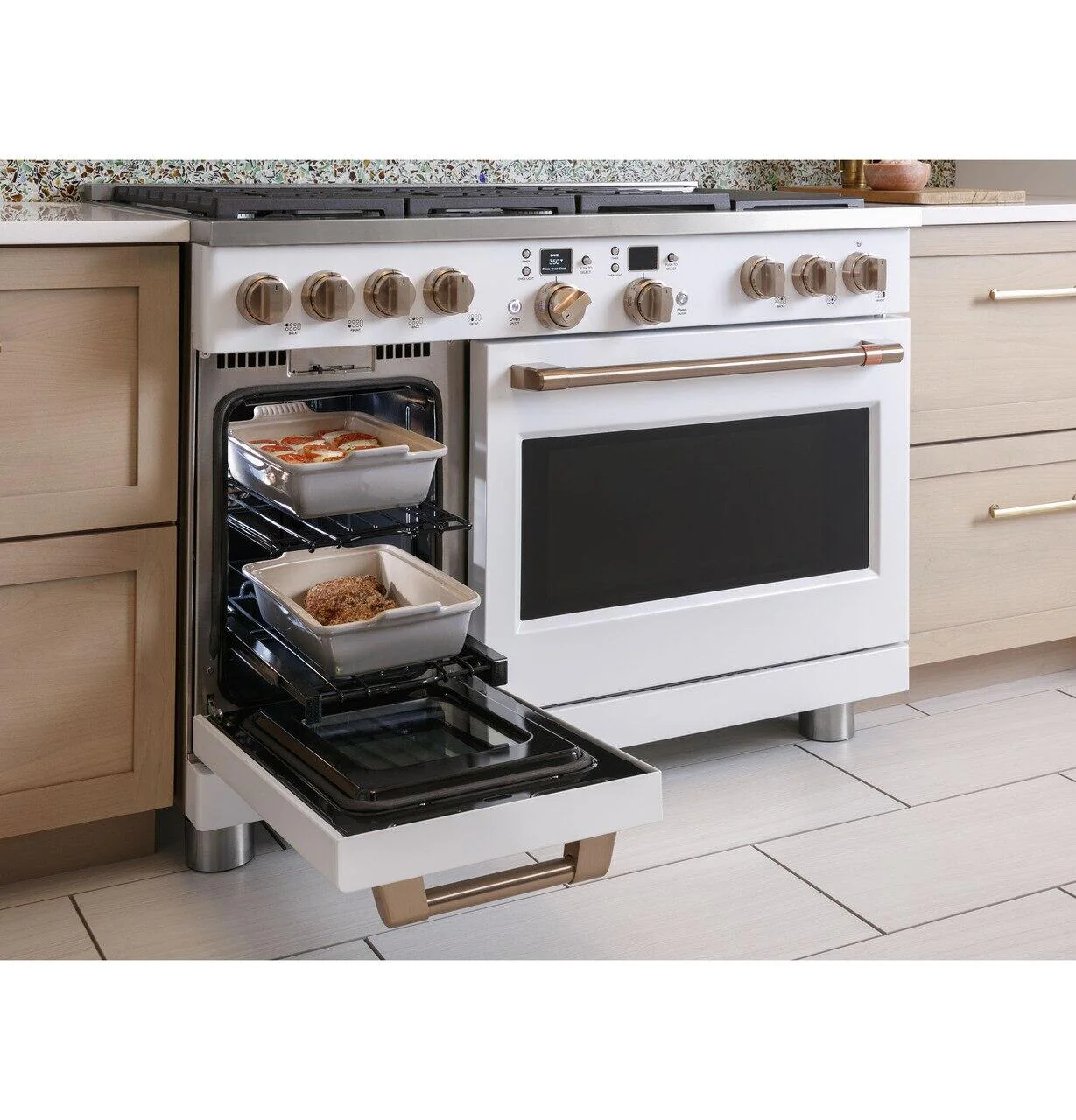 Cafe C2Y486P3TD1 Café™ 48" Smart Dual-Fuel Commercial-Style Range With 6 Burners And Griddle (Natural Gas) - Image 14