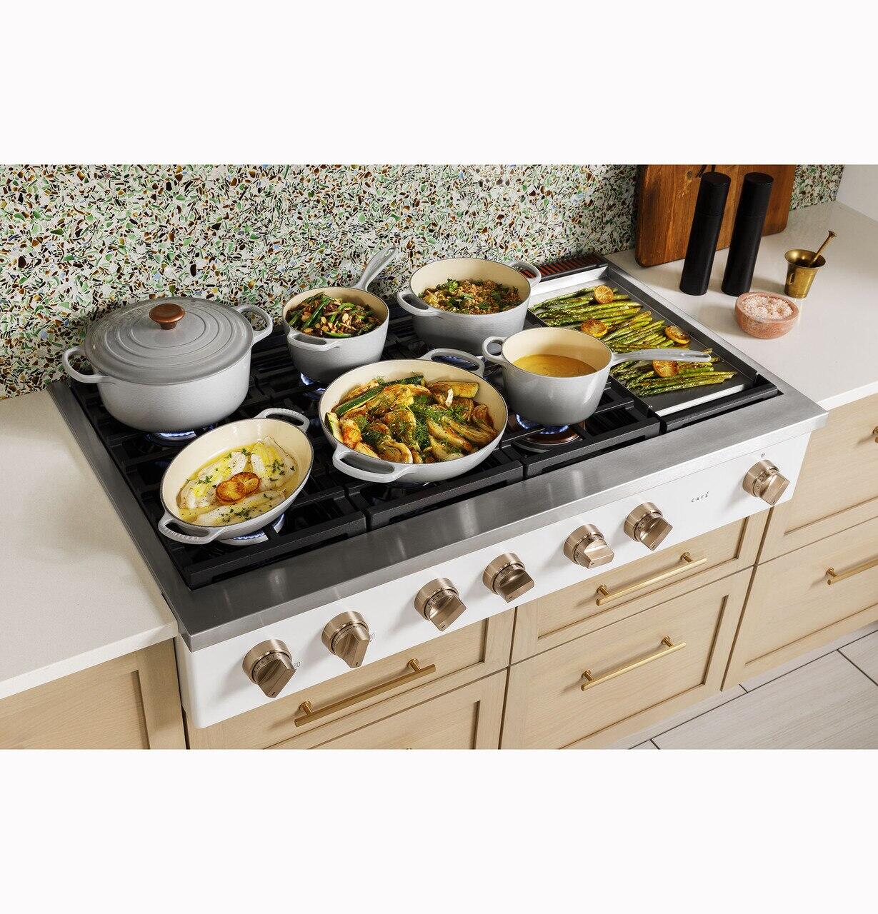 Cafe CGU486P2TS1 Café™ 48" Commercial-Style Gas Rangetop With 6 Burners And Integrated Griddle (Natural Gas) - Image 6