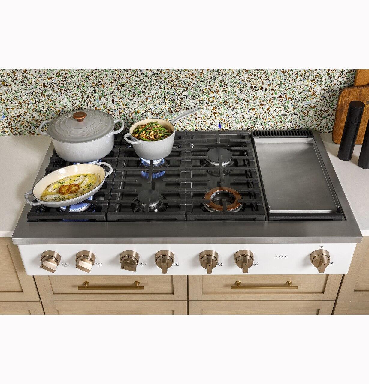 Cafe CGU486P3TD1 Café™ 48" Commercial-Style Gas Rangetop With 6 Burners And Integrated Griddle (Natural Gas) - Image 10