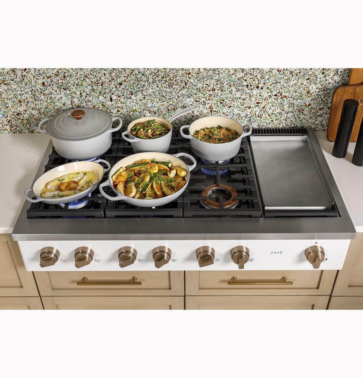 Cafe CGU486P3TD1 Café™ 48" Commercial-Style Gas Rangetop With 6 Burners And Integrated Griddle (Natural Gas) - Image 11