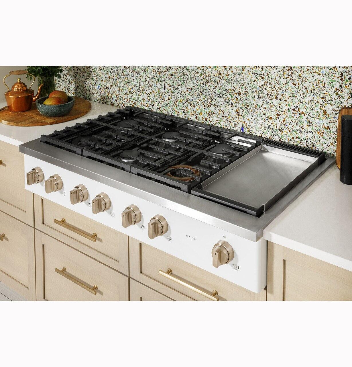 Cafe CGU486P3TD1 Café™ 48" Commercial-Style Gas Rangetop With 6 Burners And Integrated Griddle (Natural Gas) - Image 4