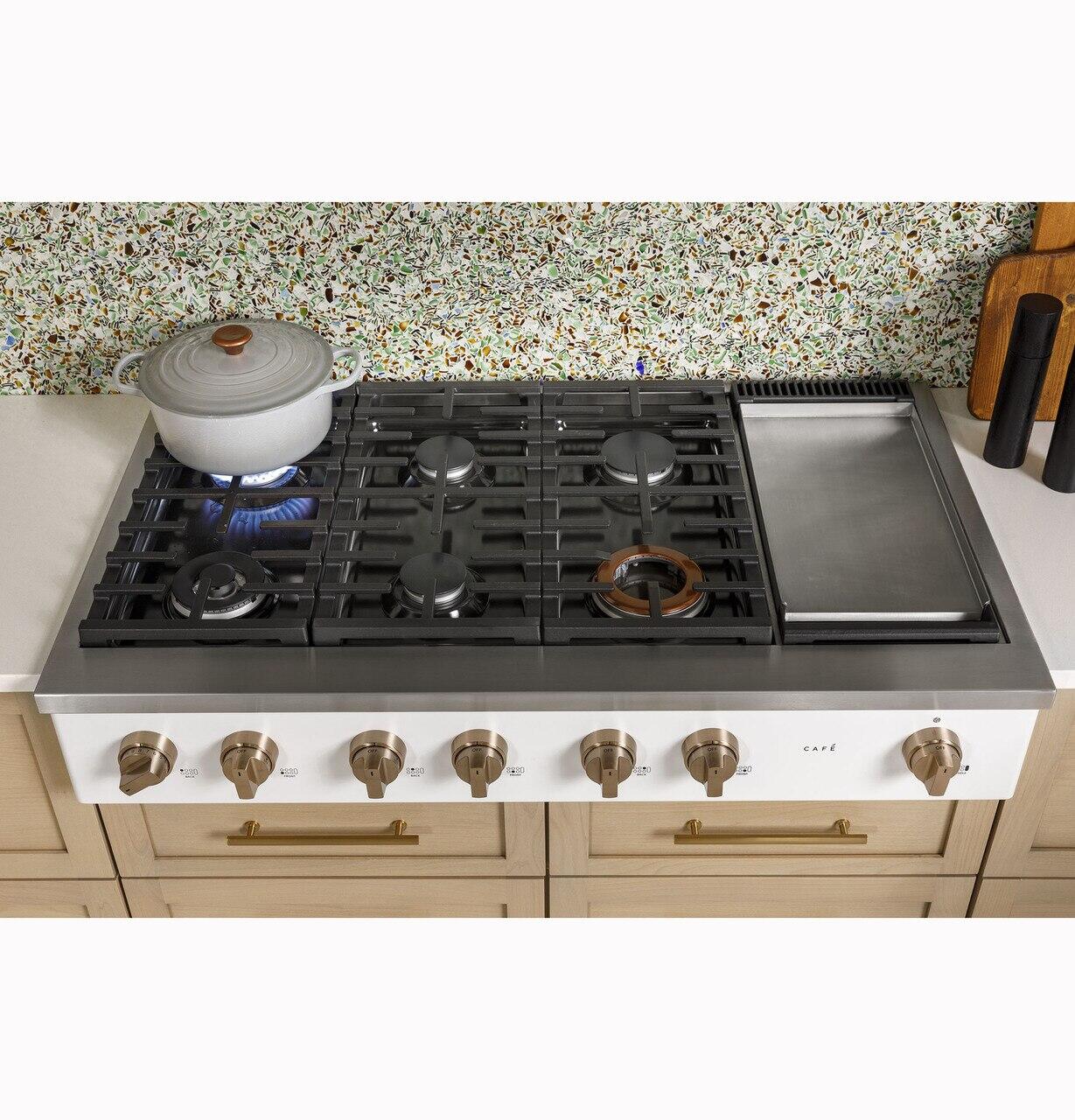Cafe CGU486P3TD1 Café™ 48" Commercial-Style Gas Rangetop With 6 Burners And Integrated Griddle (Natural Gas) - Image 8