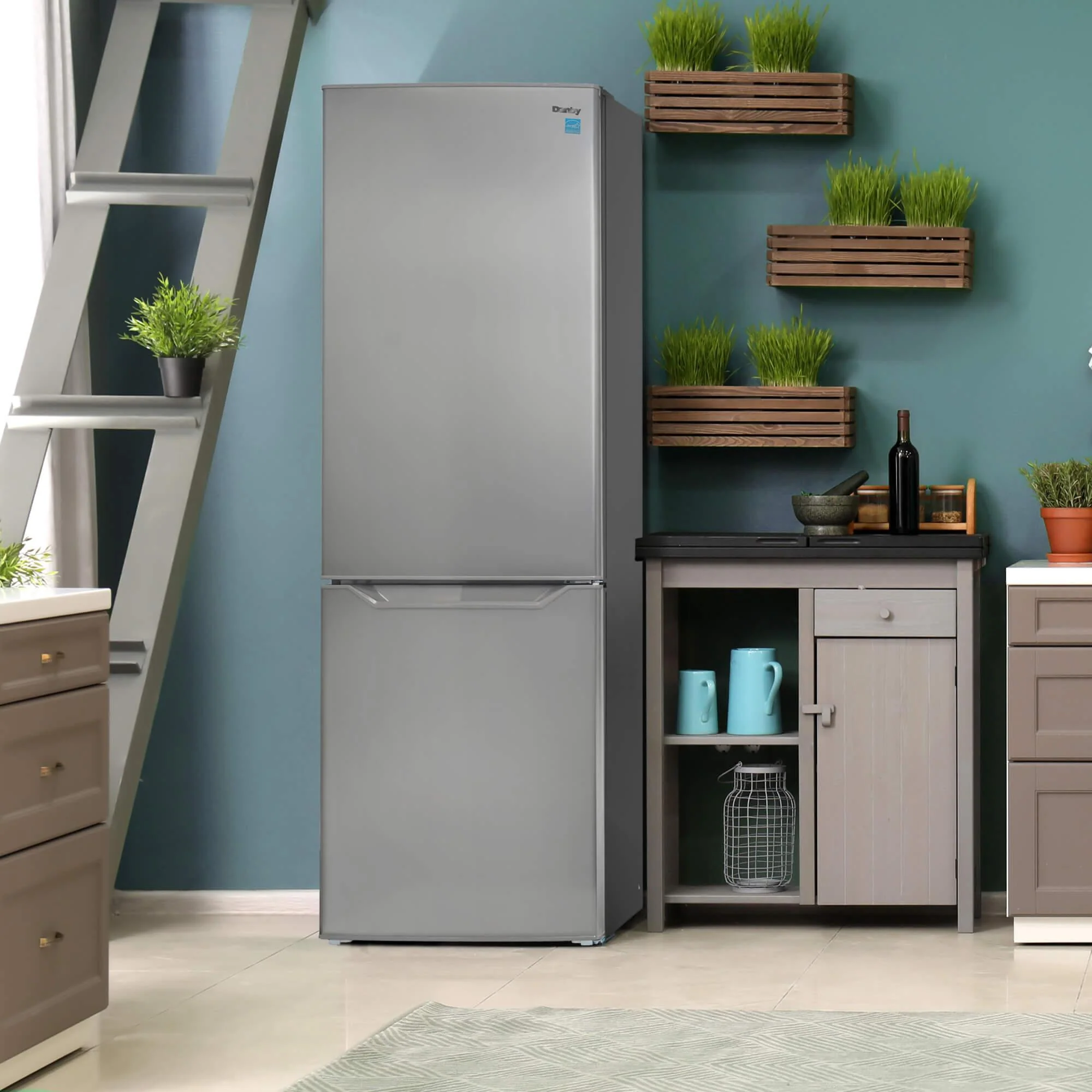 Danby DBMF100B1SLDB Danby 10 Cu Ft Bottom Mount Refrigerator - Image 13