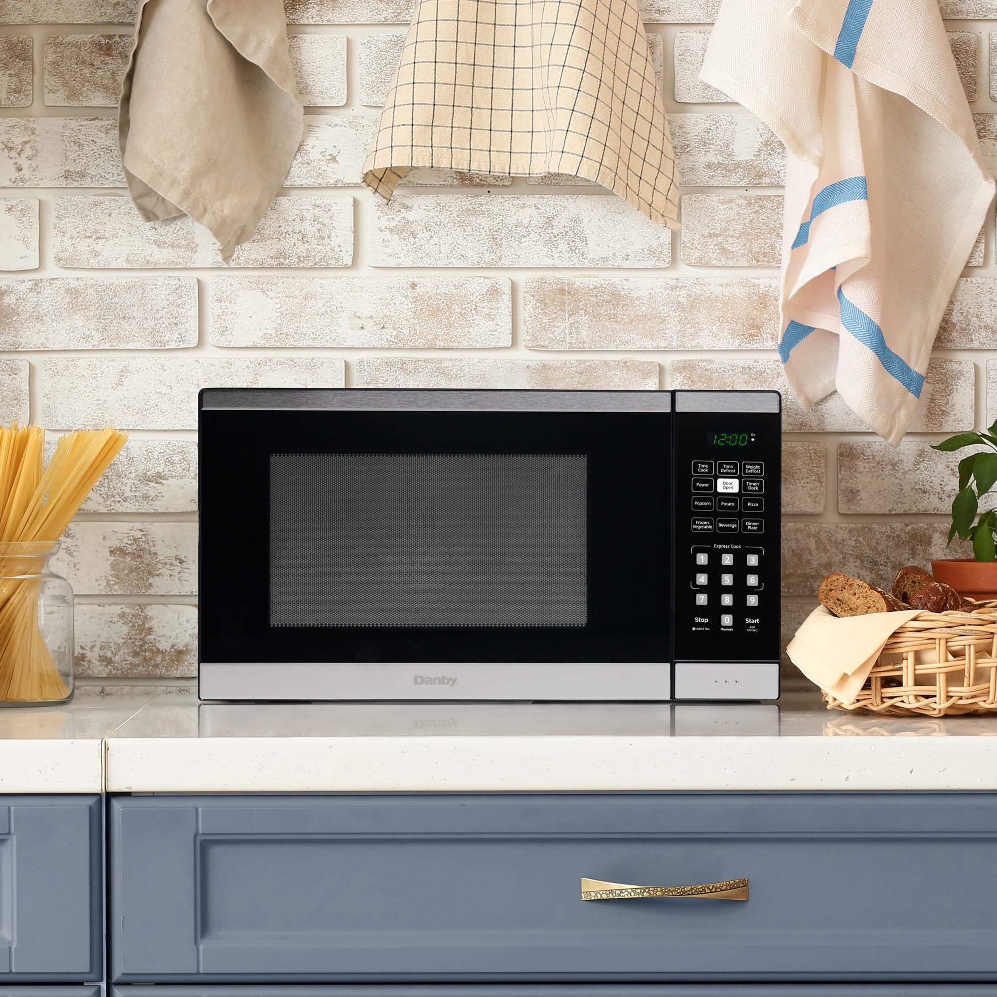 Danby DBMW1126BBS Danby 1.1 Cu. Ft. Countertop Microwave In Black And Stainless Steel - Image 4