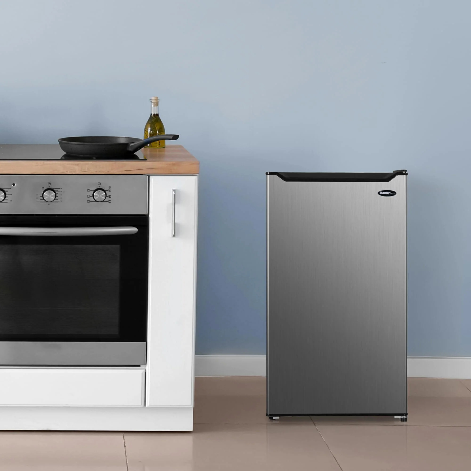 Danby DCR033B2SLM Danby Diplomat Stainless Steel Look 3.3 Cu Ft Compact Refrigerator - Image 15