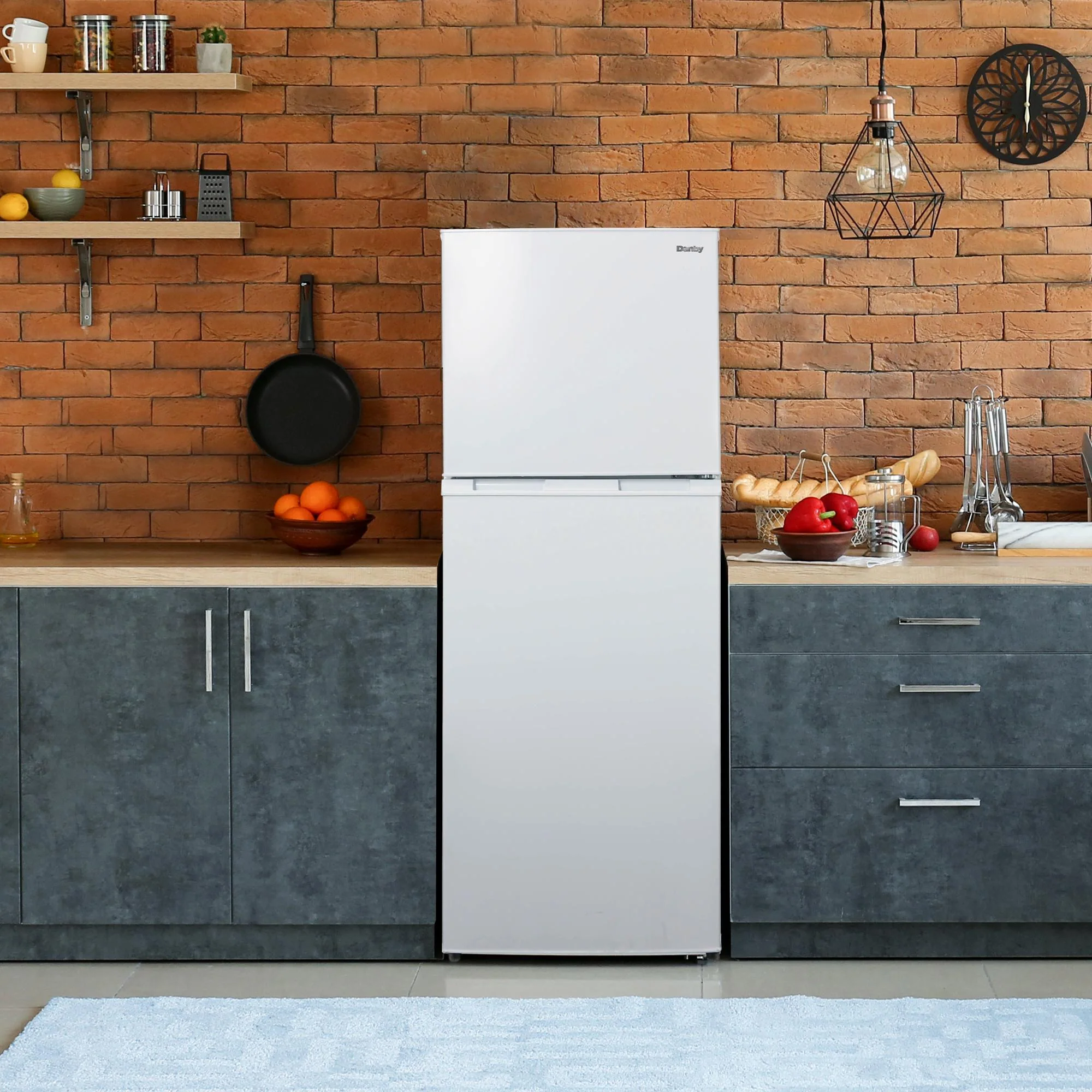 Danby DFF101E1WDB Danby 10.1 Cu. Ft. Frost Free Top Mount Refrigerator - Image 12