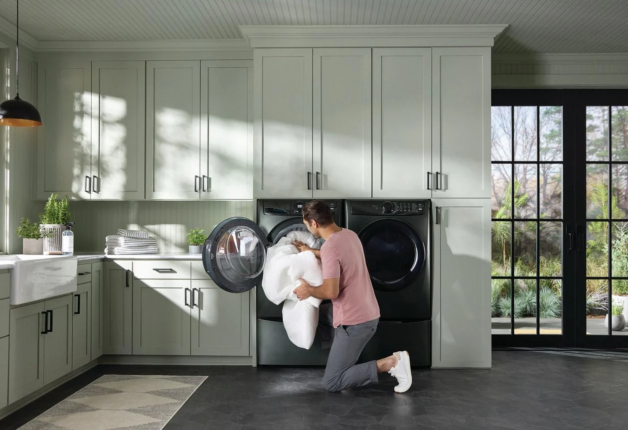 Electrolux ELFE7738AA Electrolux Front Load Perfect Steam™ Electric Dryer With Balanced Dry™ And Instant Refresh - 8.0 Cu. Ft. - Image 20