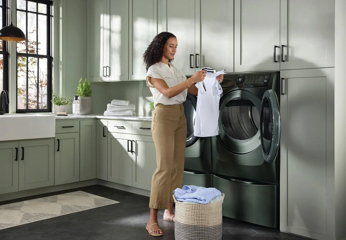 Electrolux ELFE7738AA Electrolux Front Load Perfect Steam™ Electric Dryer With Balanced Dry™ And Instant Refresh - 8.0 Cu. Ft. - Image 7