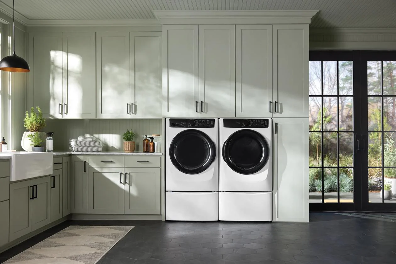 Electrolux ELFE7738MW Front Load Perfect Steam™ Electric Dryer With Balanced Dry™ And Instant Refresh - 8.0 Cu. Ft. - Image 20