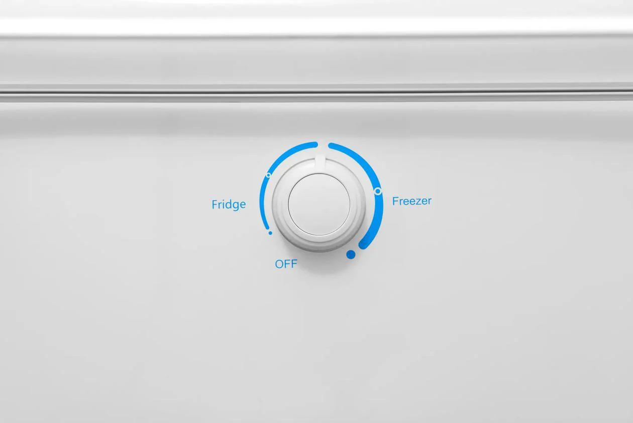 Frigidaire FFUE1626AW 16 Cu. Ft. Garage Ready Upright Freezer - Image 6