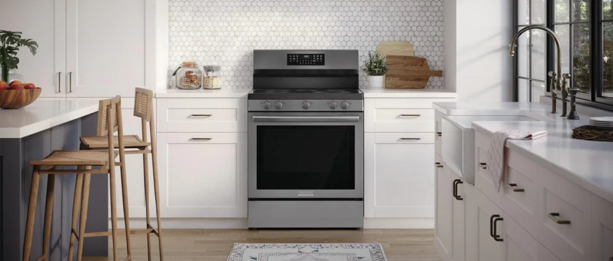 Frigidaire GCRE3060BD Frigidaire Gallery 30" Rear Control Electric Range With Total Convection - Image 3