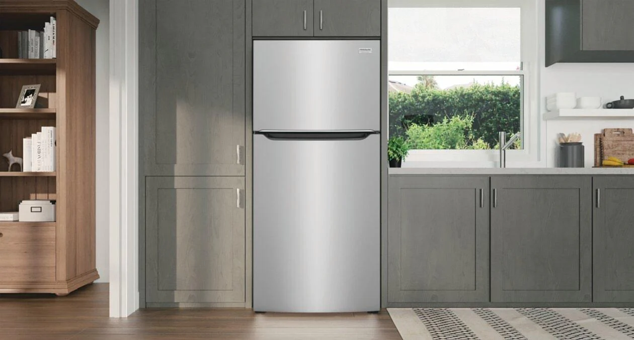 Frigidaire GRTE2055AF 20 Cu. Ft. Garage Ready Top Freezer Refrigerator - Image 5