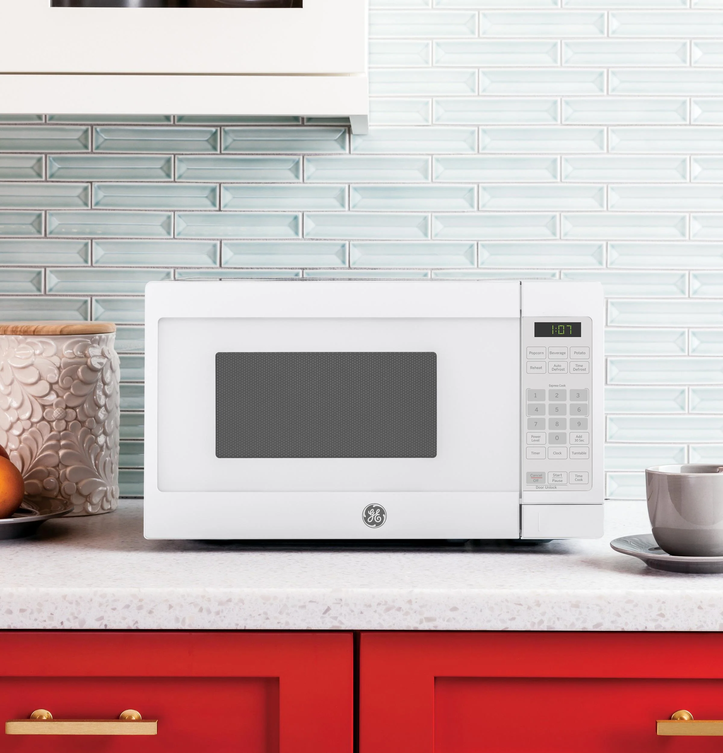 Ge Appliances GCST07N1WWW Ge® 0.7 Cu. Ft. Capacity Countertop Microwave Oven - Image 4