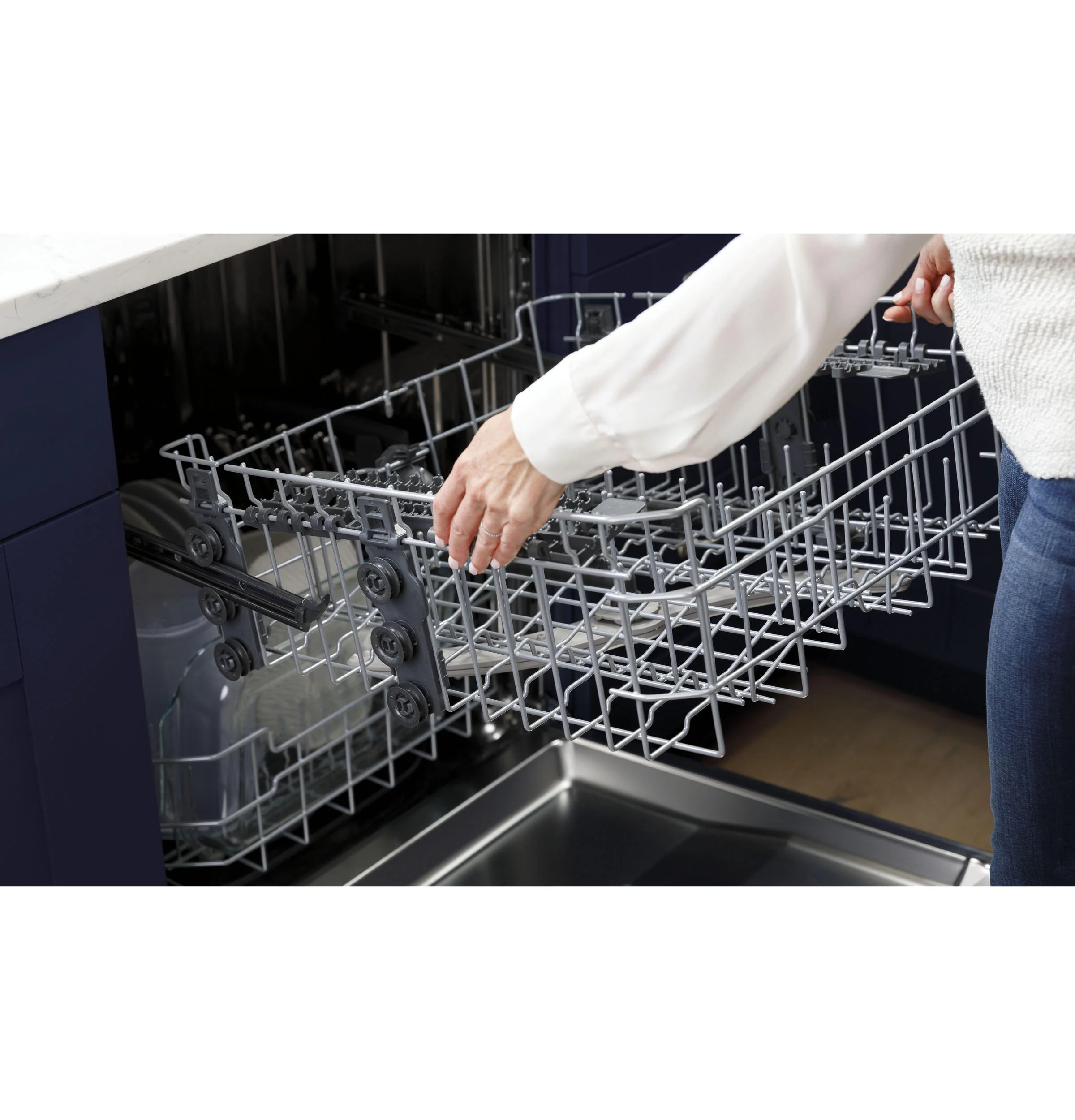 Ge Appliances GDF550PMRES Ge® Front Control With Plastic Interior Dishwasher With Sanitize Cycle & Dry Boost - Image 6