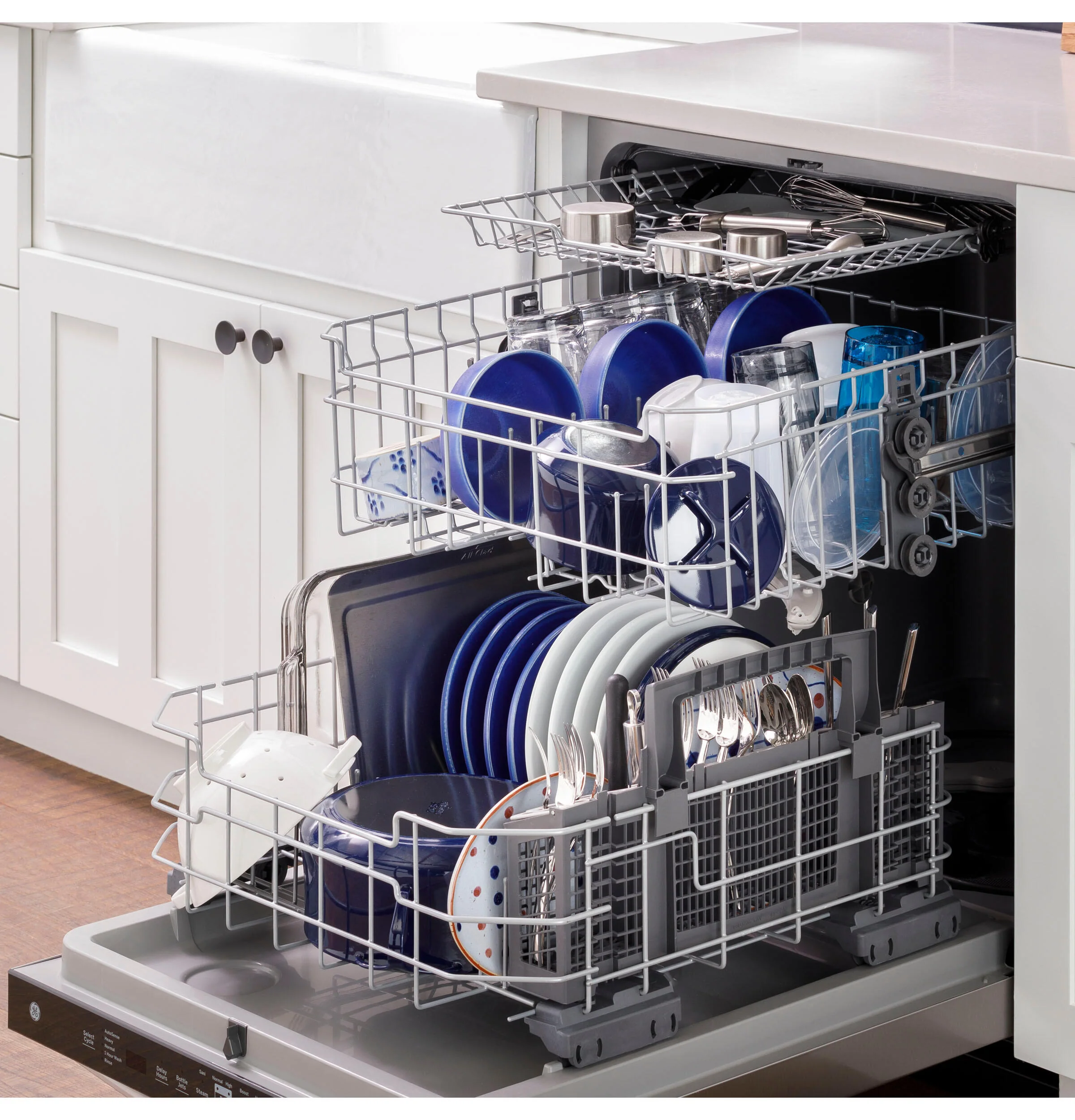 Ge Appliances GDP630PMRES Ge® Top Control With Plastic Interior Dishwasher With Sanitize Cycle & Dry Boost - Image 9