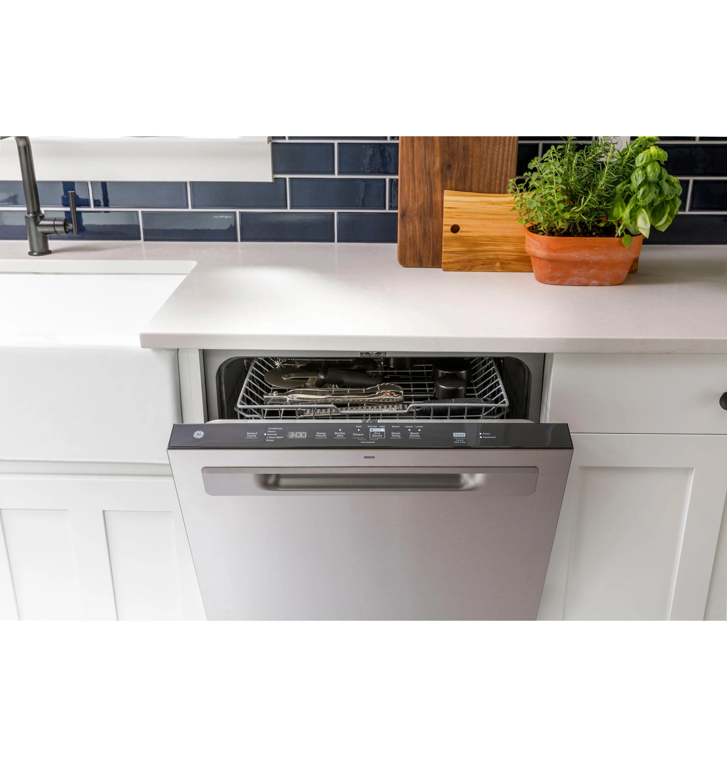 Ge Appliances GDT635HSRSS Ge® Top Control With Stainless Steel Interior Door Dishwasher With Sanitize Cycle & Dry Boost - Image 6