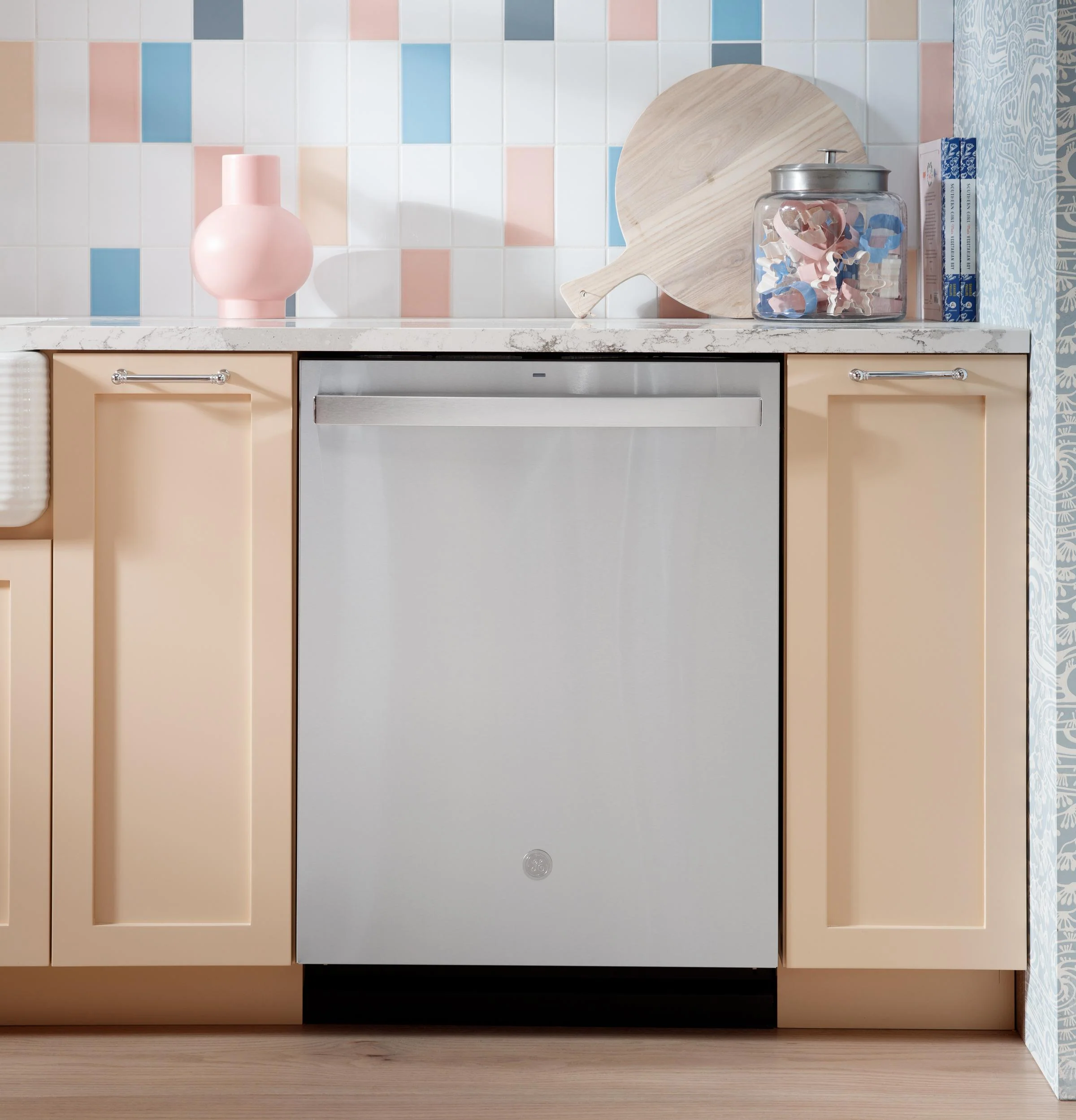 Ge Appliances GDT650SYVFS Ge® Fingerprint Resistant Top Control With Stainless Steel Interior Dishwasher With Sanitize Cycle - Image 6
