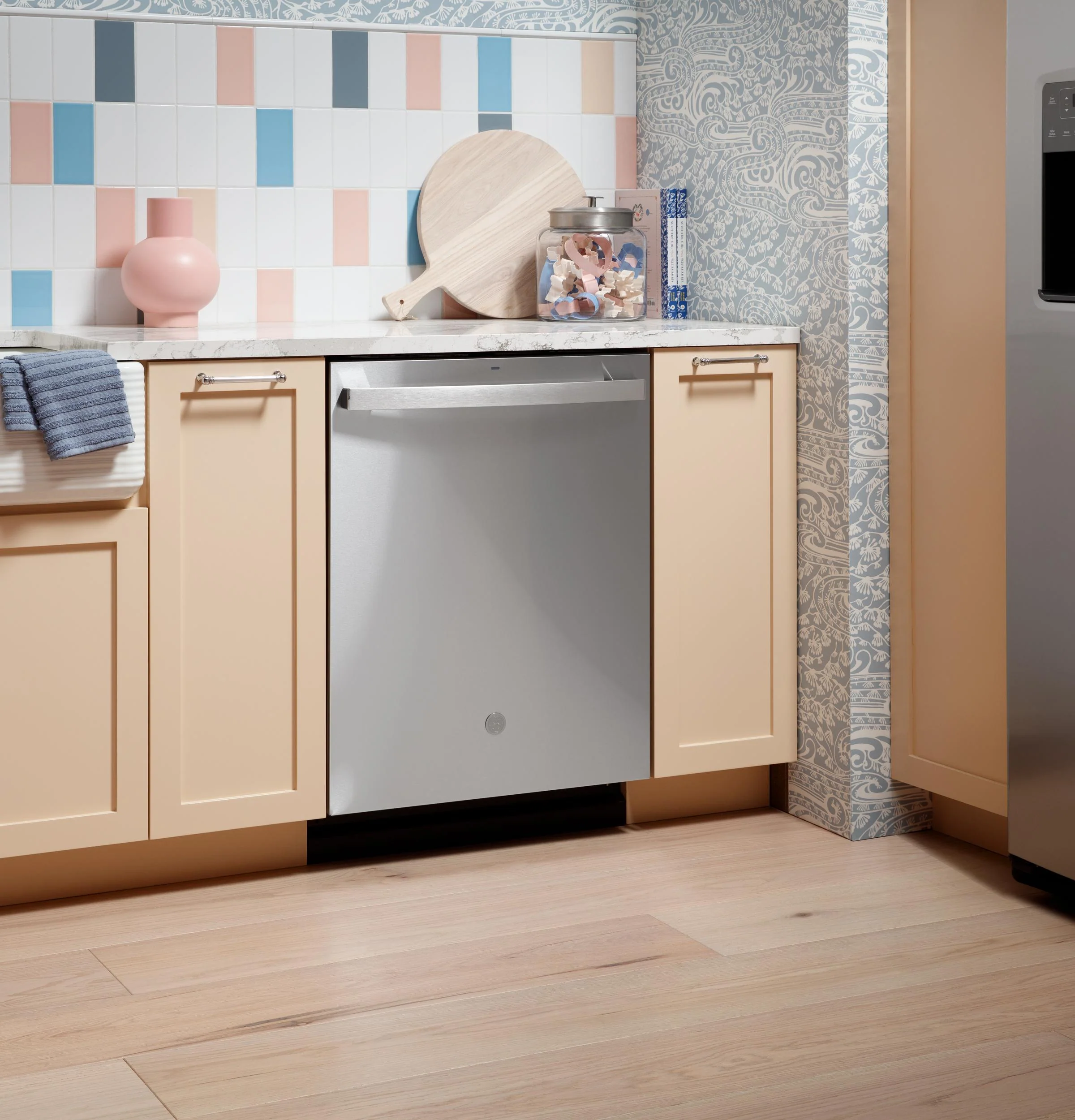 Ge Appliances GDT670SGVWW Ge® Top Control With Stainless Steel Interior Dishwasher With Sanitize Cycle - Image 5