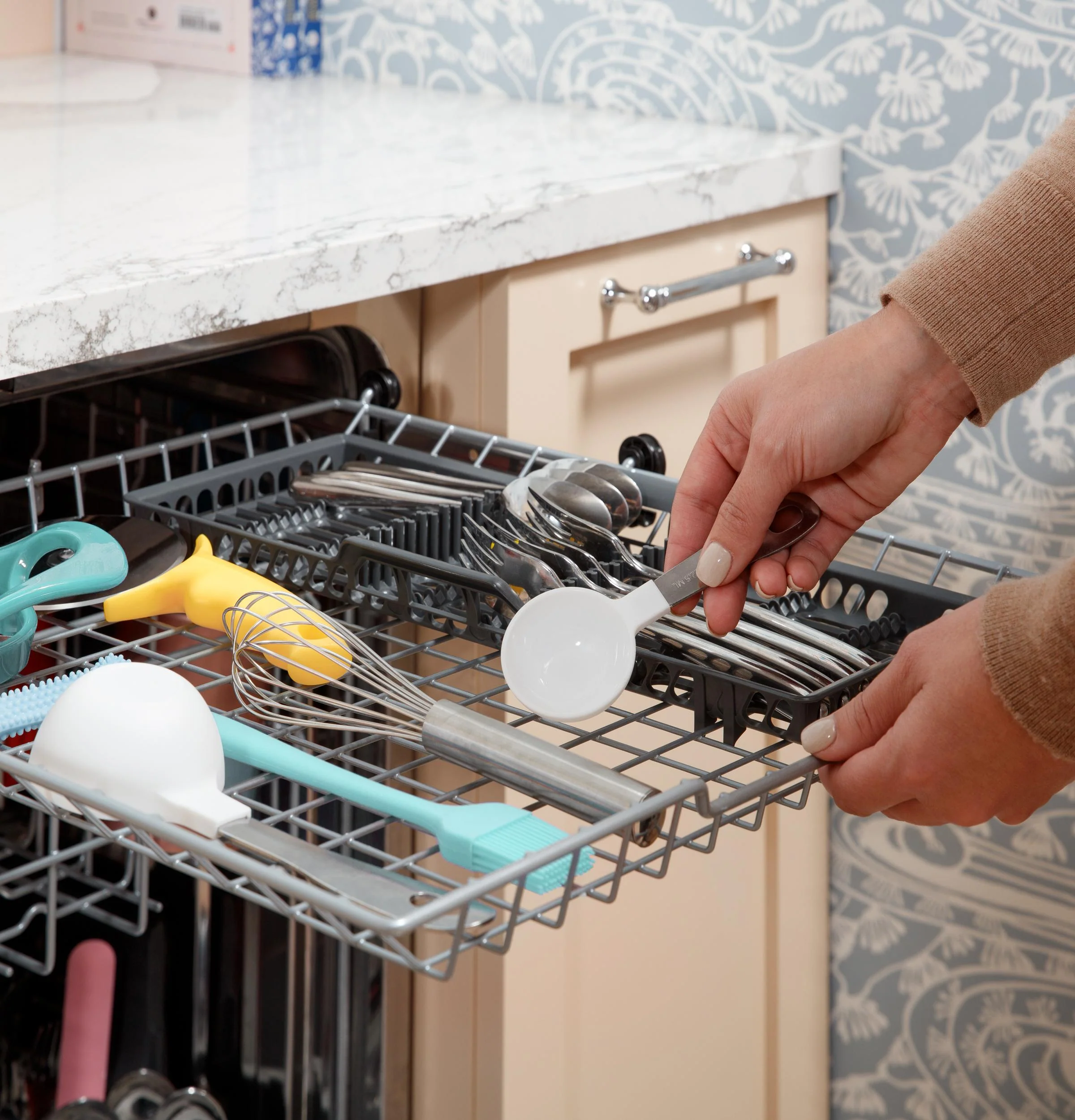 Ge Appliances GDT670SYVFS Ge® Top Control With Stainless Steel Interior Dishwasher With Sanitize Cycle - Image 8