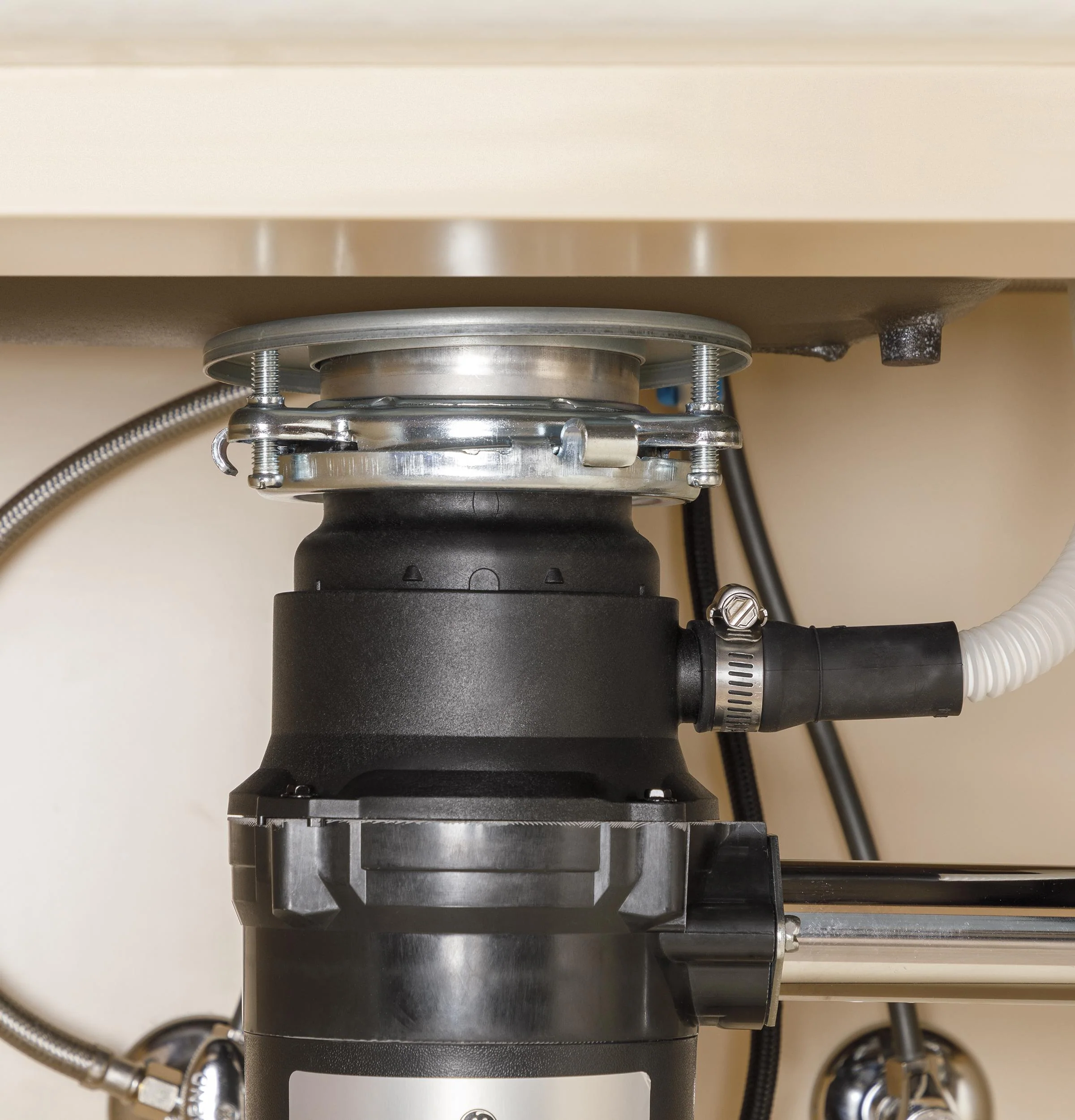 Ge Appliances GFC1065W Ge Disposall® 1 Hp Continuous Feed Garbage Disposer - Corded - Image 7