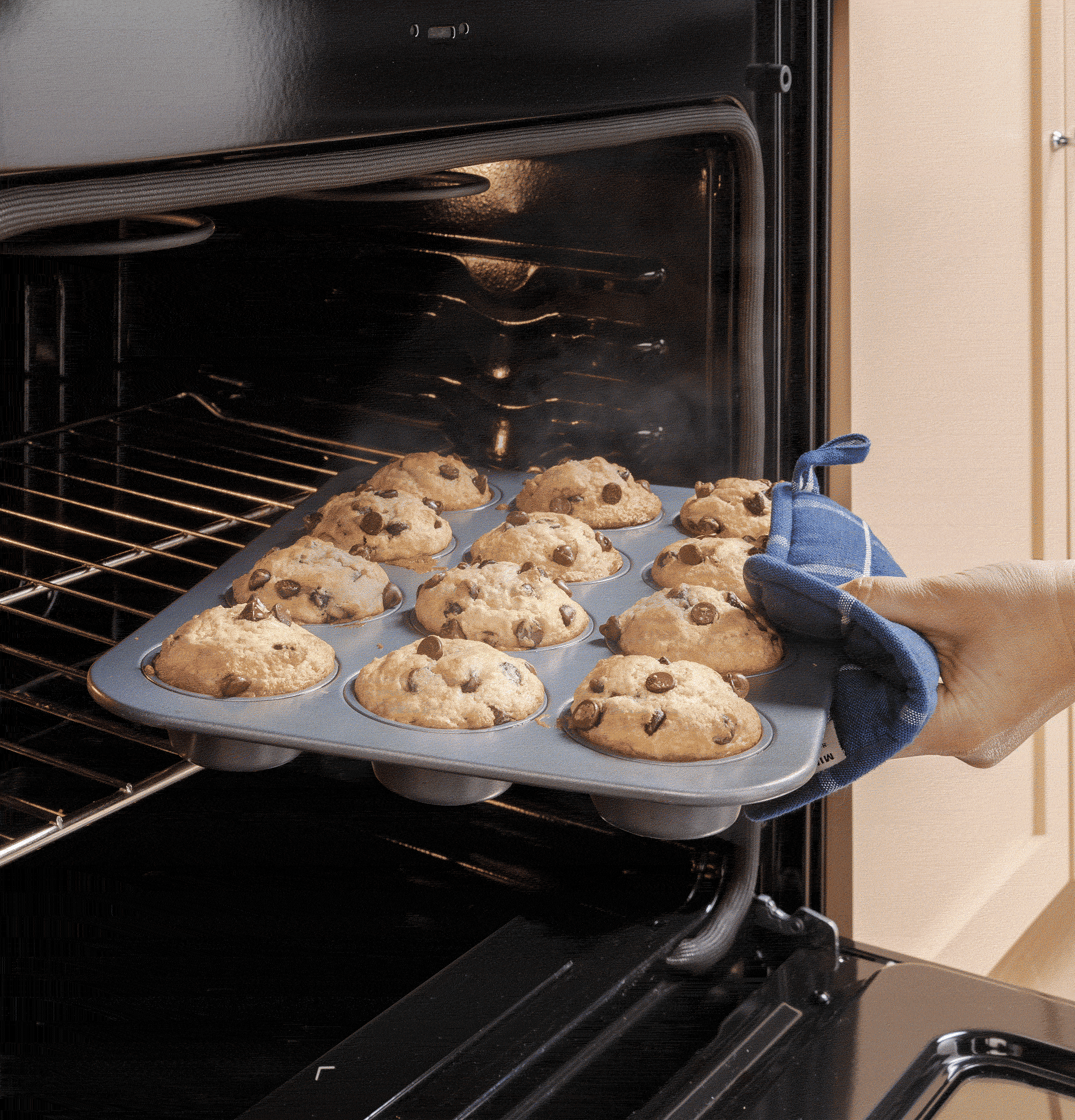 Ge Appliances GGF500PVBB Ge® 30" Free-Standing Gas Range With Crisp Mode - Image 18