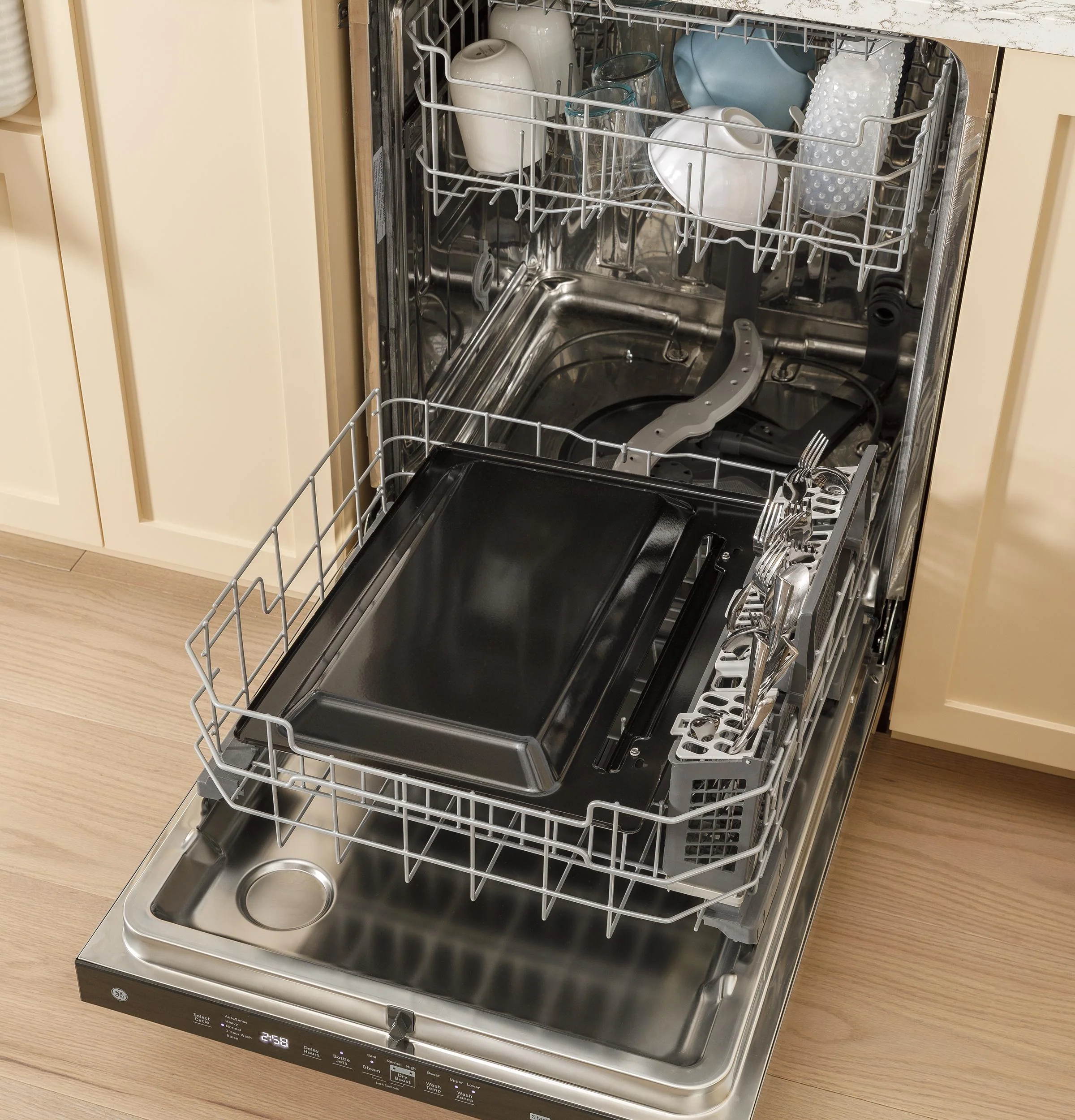 Ge Appliances GGF600AVWW Ge® 30" Free-Standing Gas Convection Range With No Preheat Air Fry And Easywash™ Oven Tray - Image 12