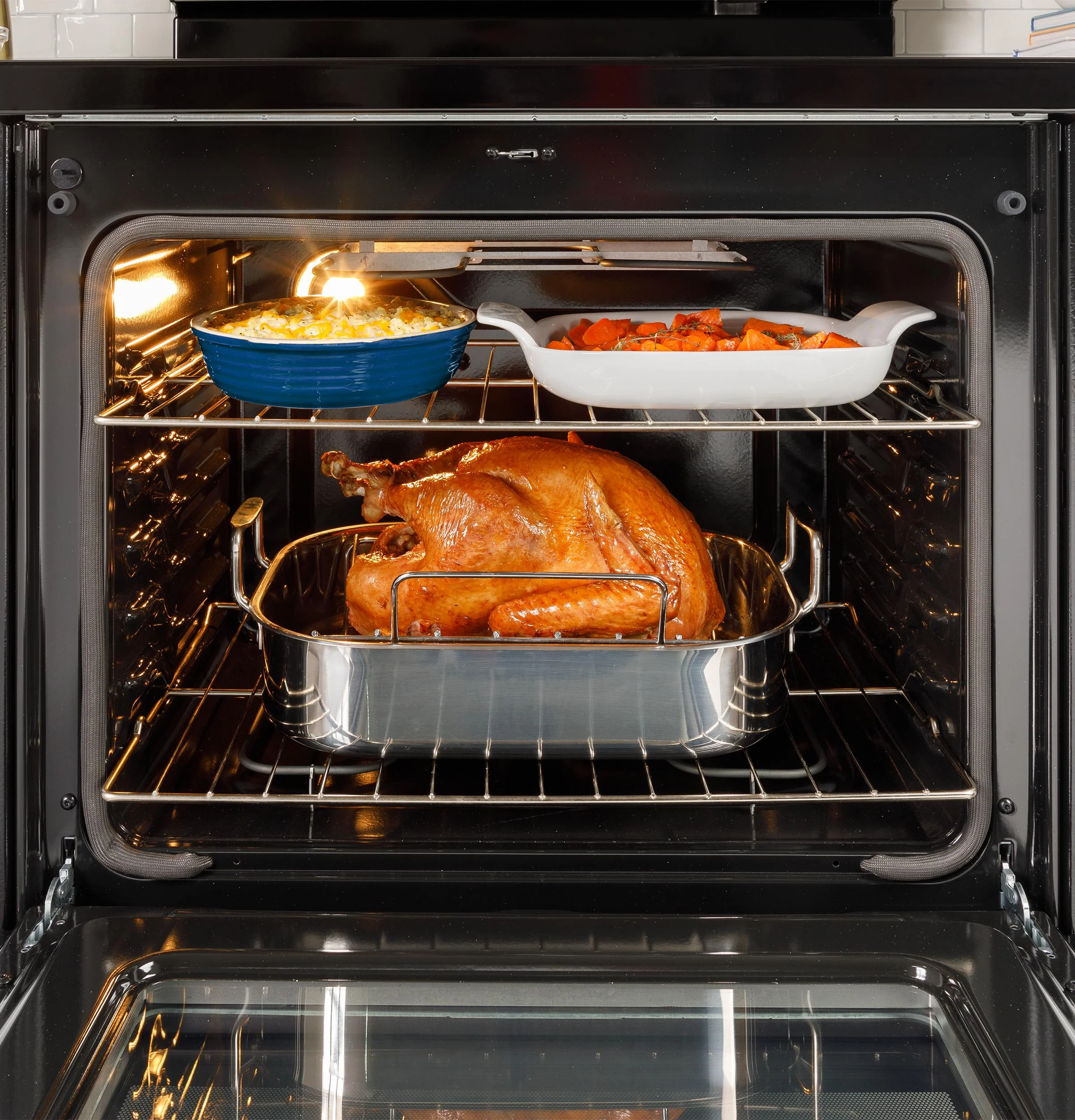 Ge Appliances GRF400PVSS Ge® 30" Free-Standing Electric Range - Image 14