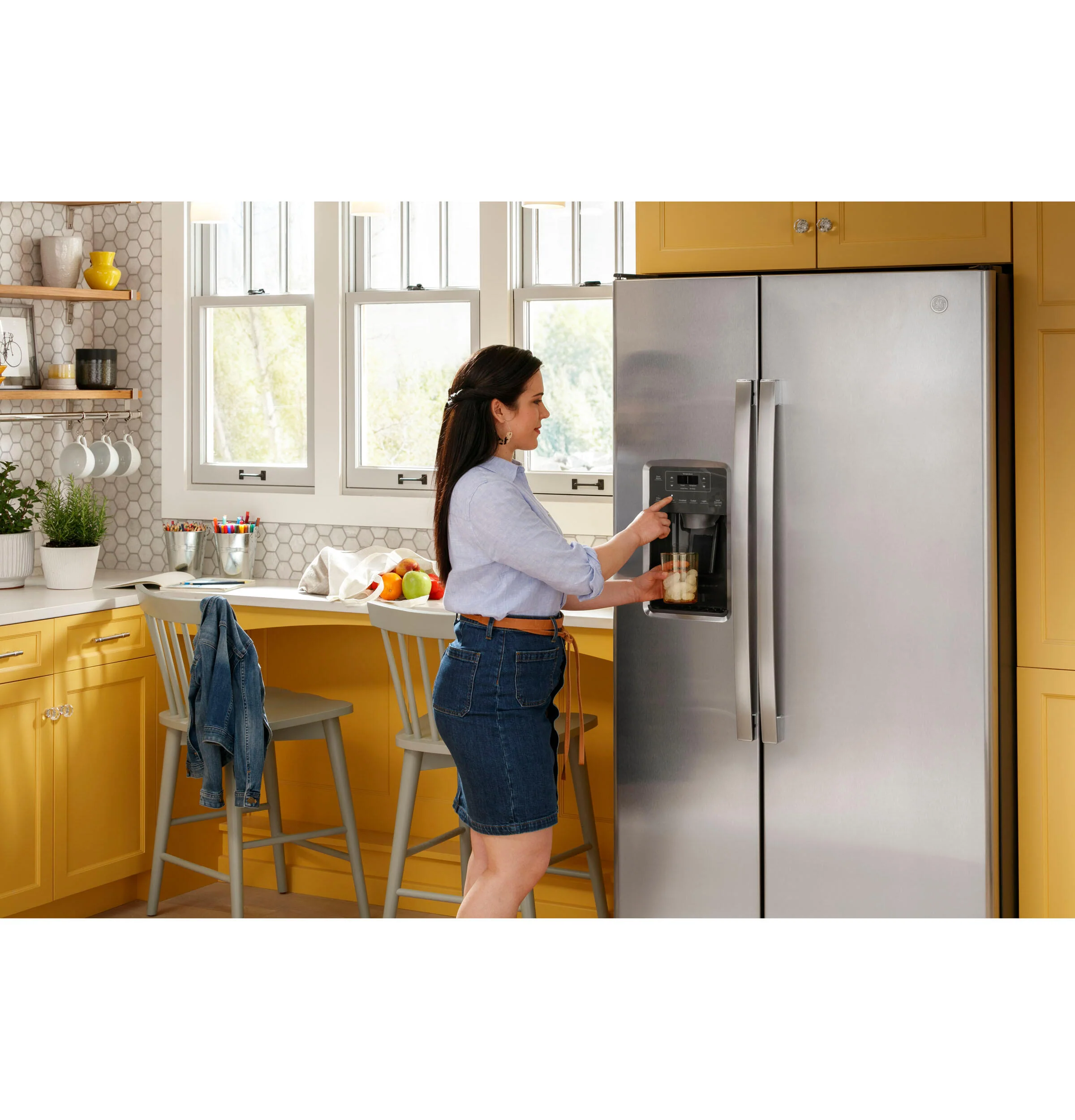 Ge Appliances GSS25GMPES Ge® 25.3 Cu. Ft. Side-By-Side Refrigerator - Image 15