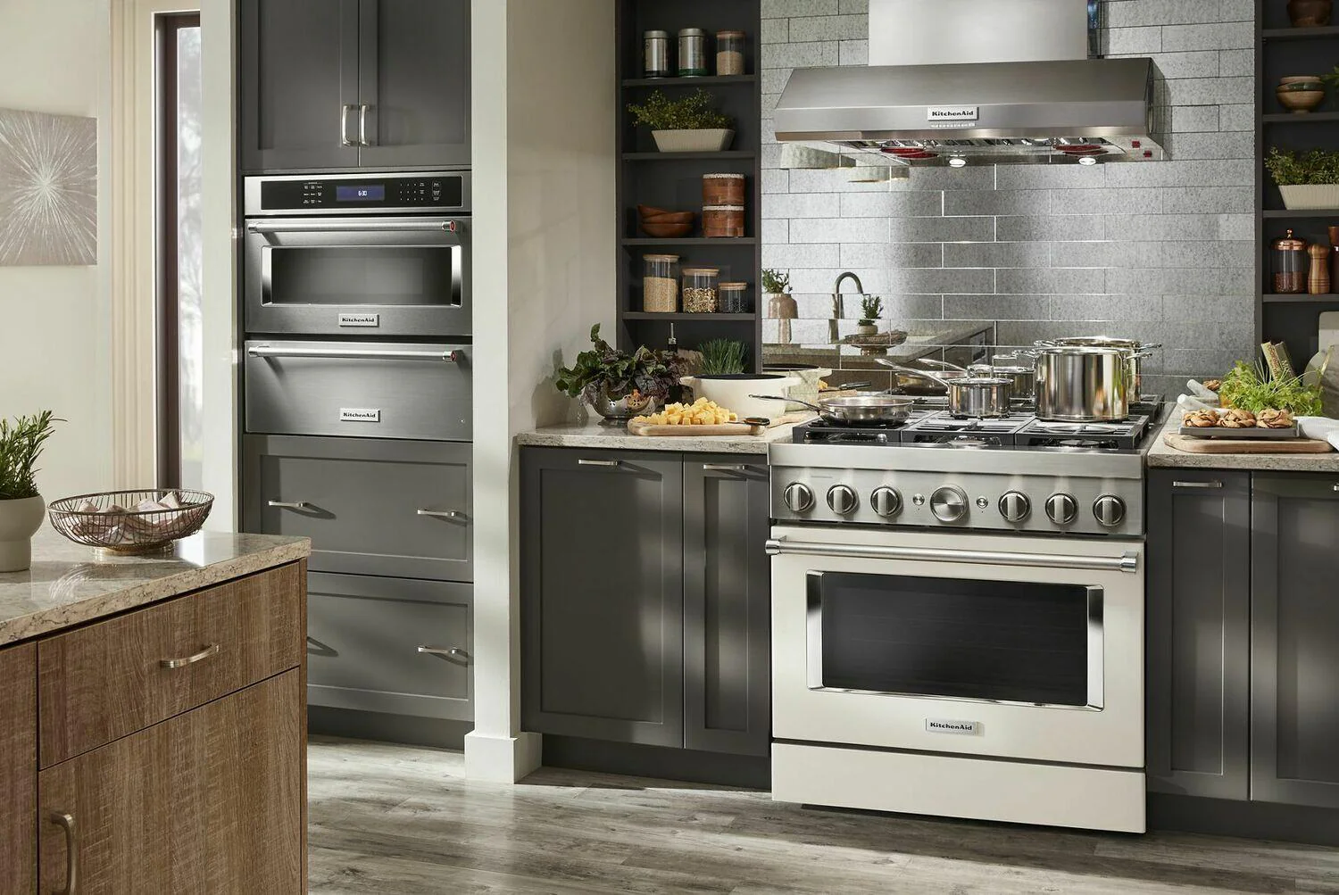 Kitchenaid KVWC956KSS 36" 585 Or 1170 Cfm Motor Class Commercial-Style Wall-Mount Canopy Range Hood - Stainless Steel - Image 6