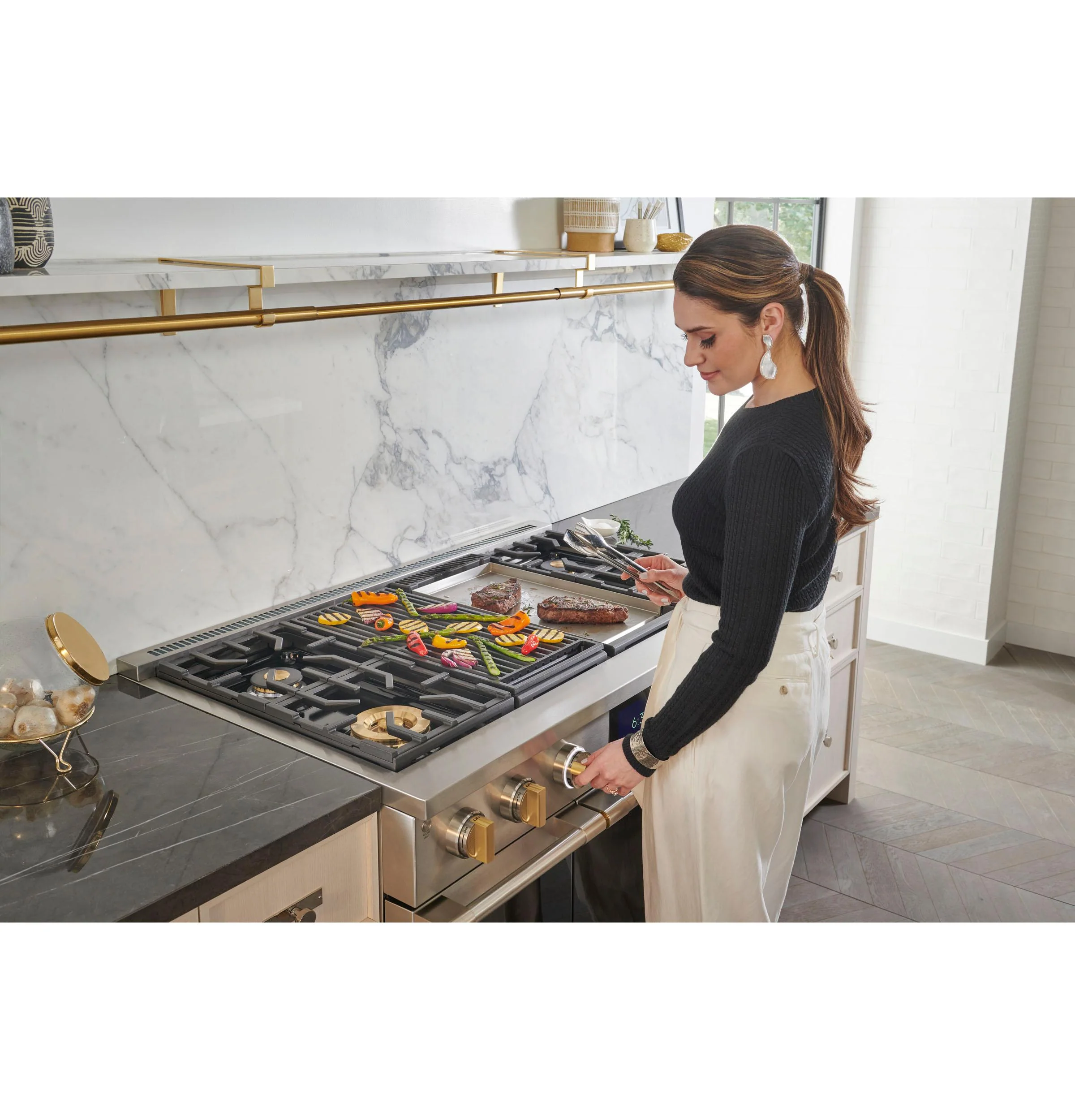 Monogram ZDP484NGTSS Monogram 48" Dual-Fuel Professional Range With 4 Burners, Grill, And Griddle - Image 43