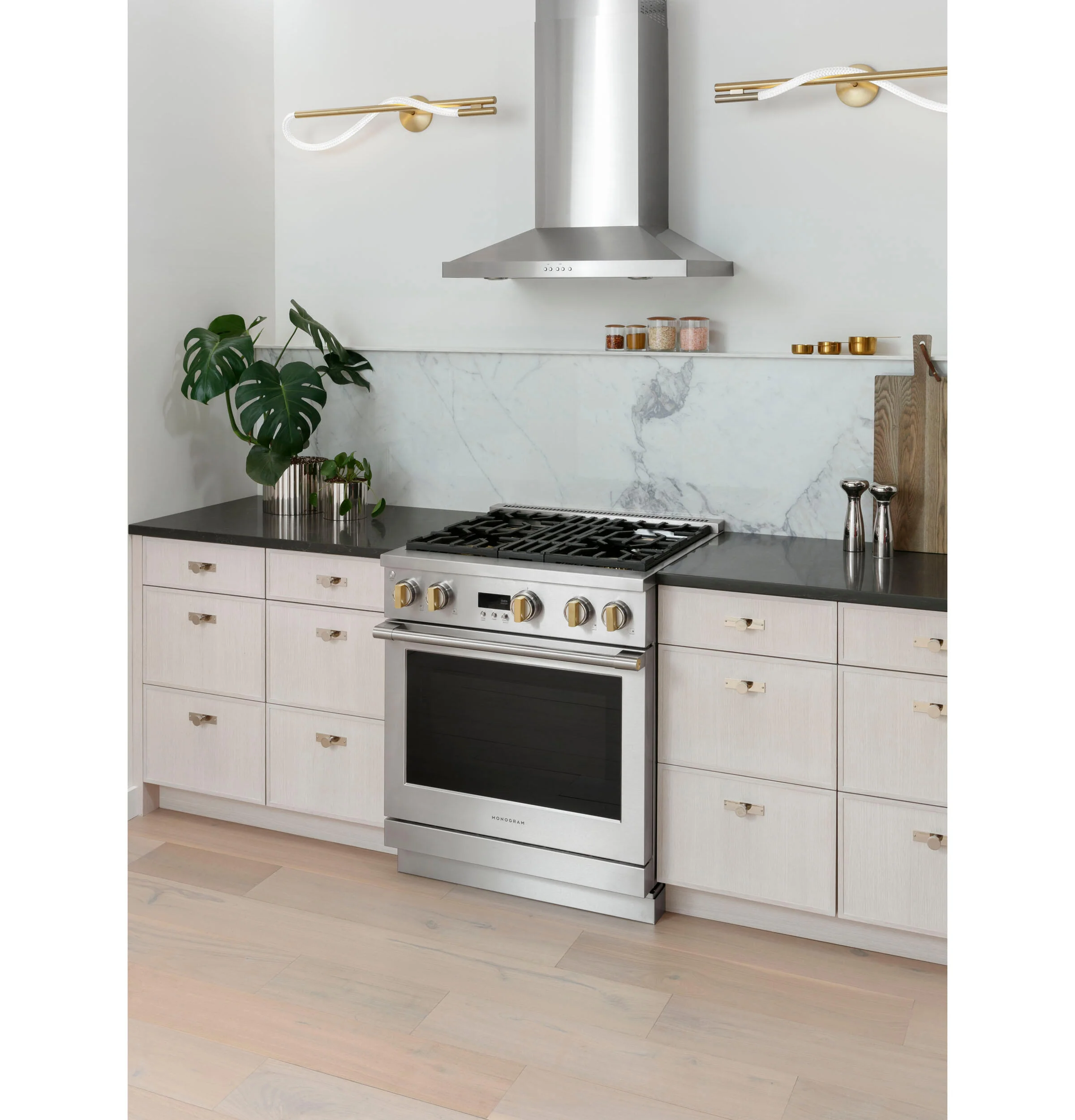 Monogram ZGP304NTSS Monogram 30" All Gas Professional Range With 4 Burners (Natural Gas) - Image 11