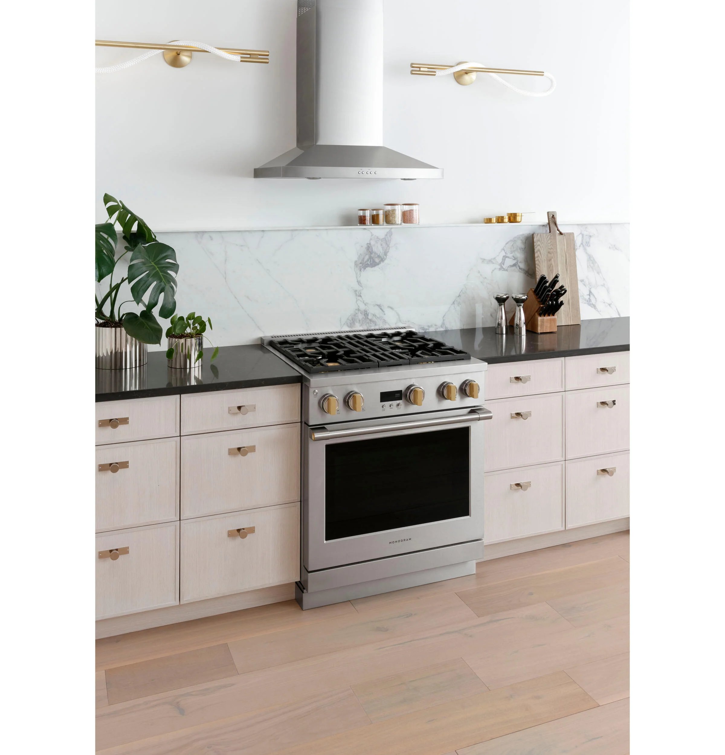 Monogram ZGP304NTSS Monogram 30" All Gas Professional Range With 4 Burners (Natural Gas) - Image 12