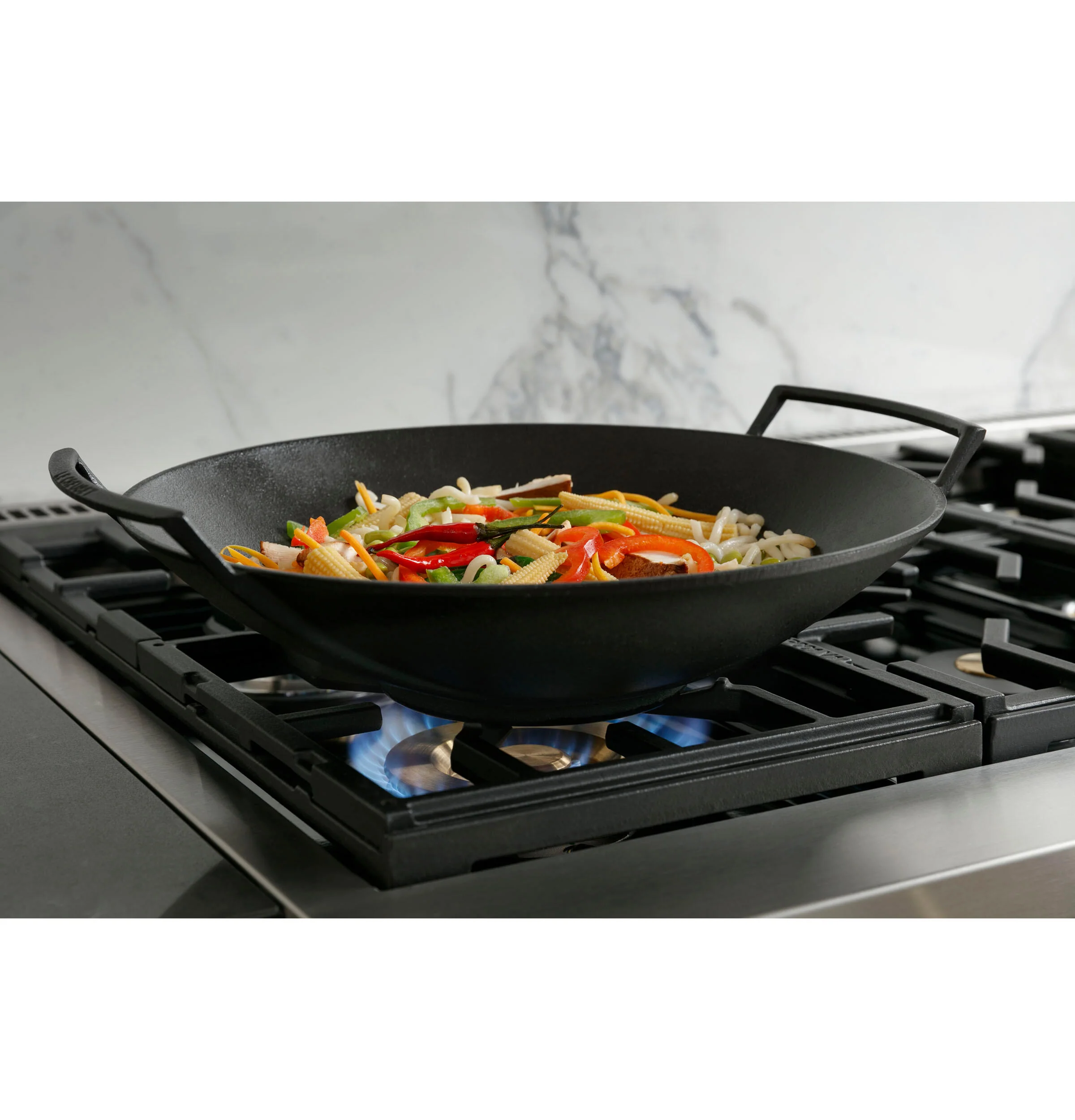 Monogram ZGU364NDTSS Monogram 36" Professional Gas Rangetop With 4 Burners And Griddle (Natural Gas) - Image 5