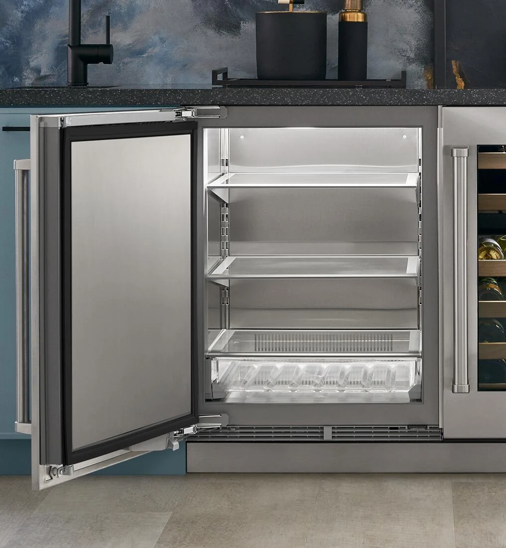 Sub-Zero DEU2450ROR 24" Outdoor Undercounter Refrigerator - Panel Ready - Image 4