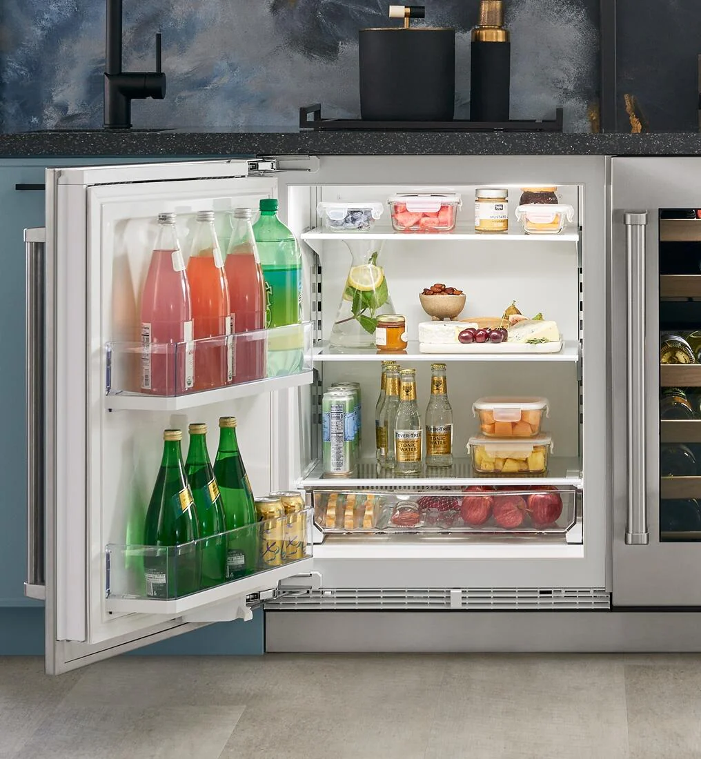 Sub-Zero DEU2450RR 24" Designer Undercounter Refrigerator - Panel Ready - Image 3