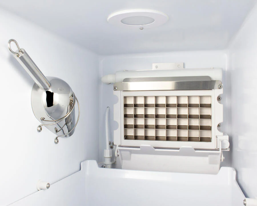 Summit BIM44GCSSIFADA Built-In 50 Lb. Clear Icemaker, Ada Compliant - Image 4