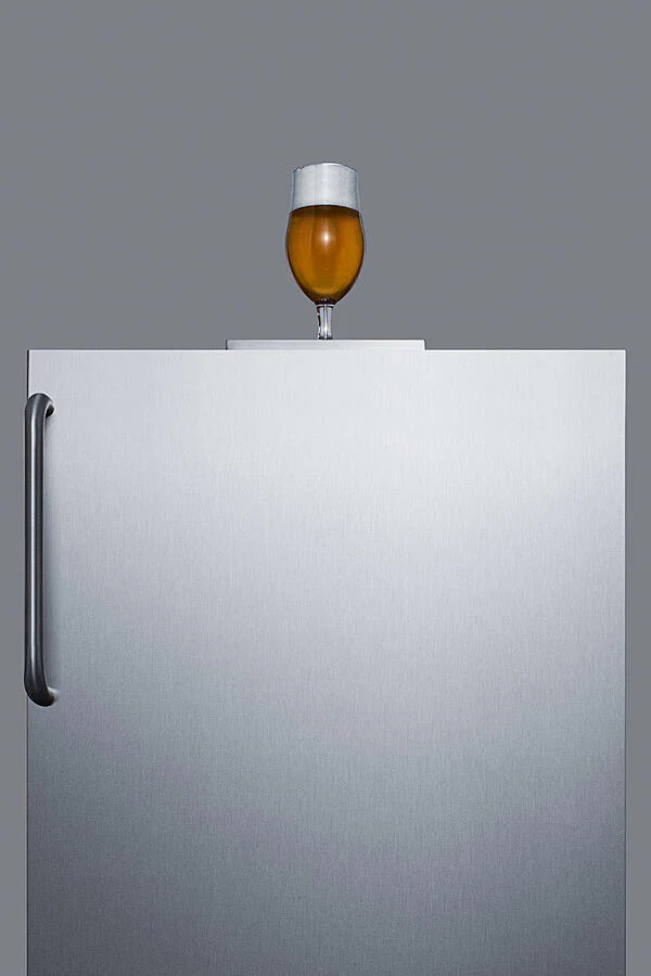 Summit SBC54OSBIADANK 24" Wide Outdoor Kegerator, Ada Compliant - Image 5