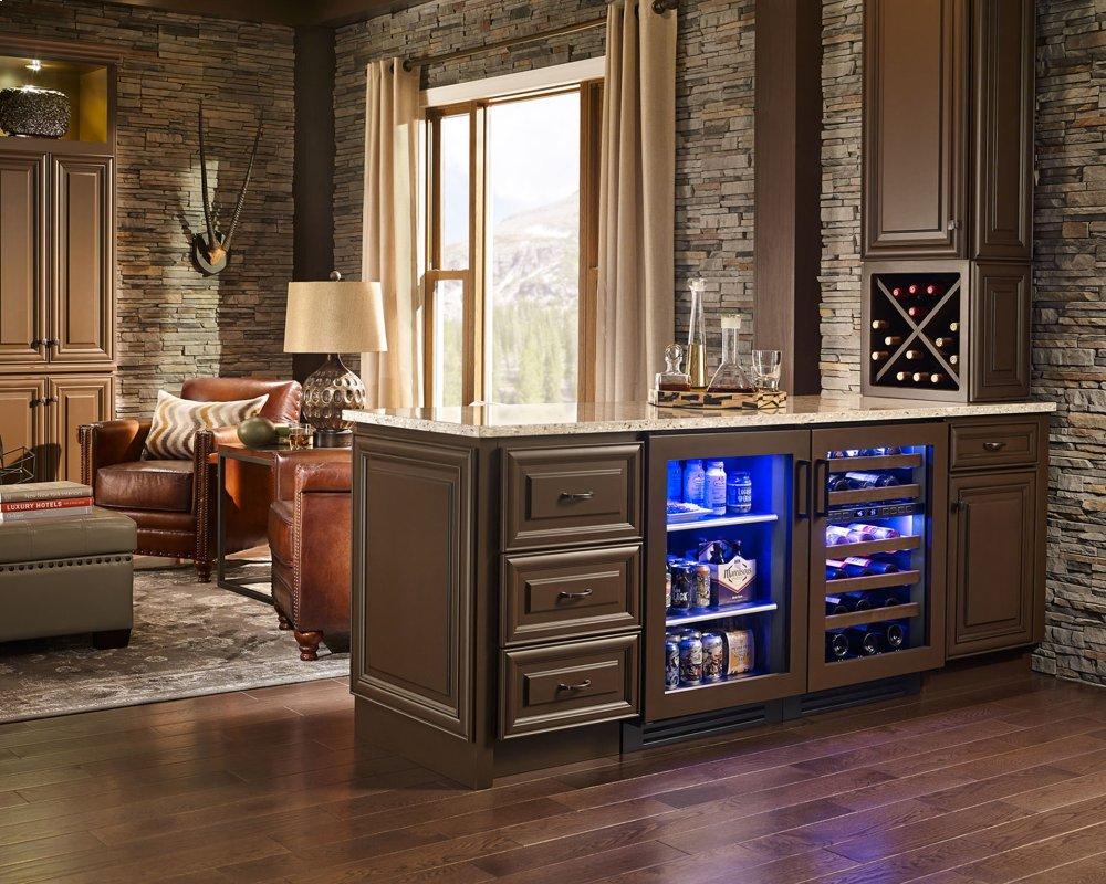 True Residential TWC15RSGC 15 Inch Single Zone Stainless Glass Door Right Hinge Undercounter Wine Cabinet - Image 12