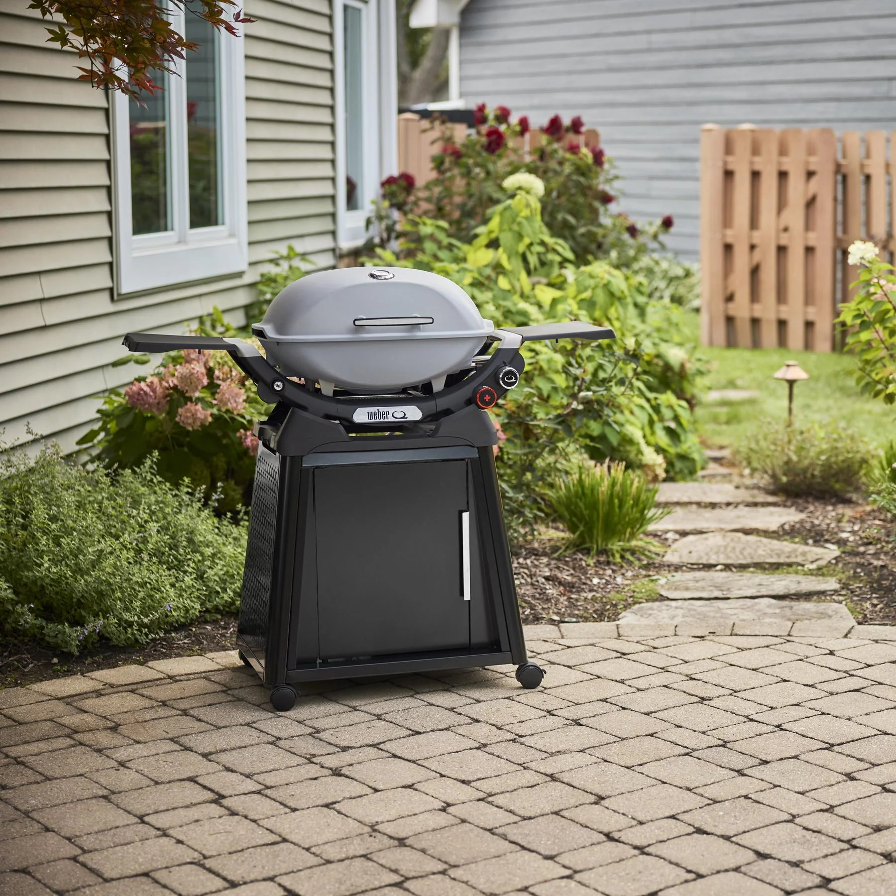 Weber 1500392 Q 2800N+ Gas Grill With Stand (Liquid Propane) - Smoke Grey - Image 5