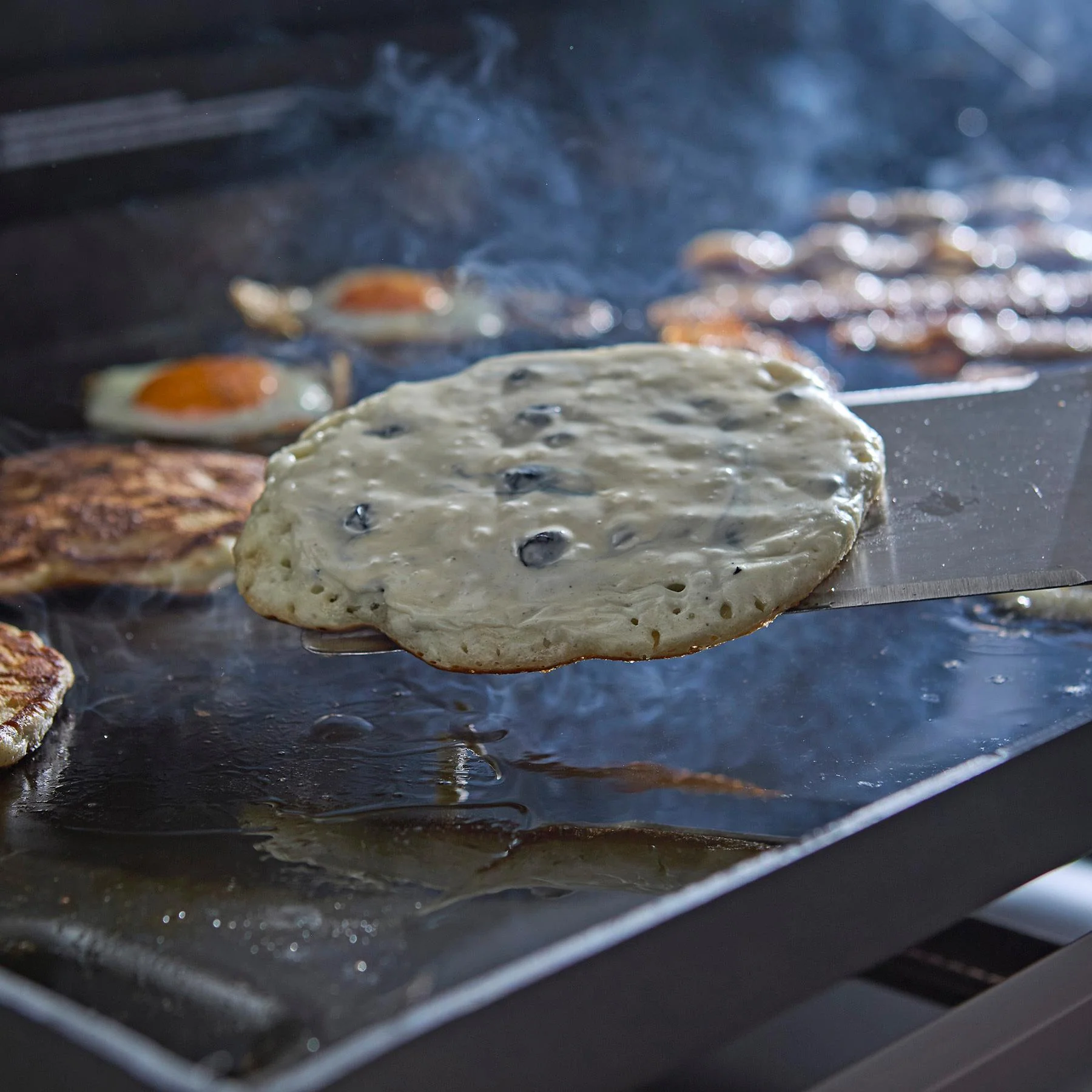 Weber 1501345 Slate® 28" Rust-Resistant Griddle - Black - Image 6